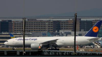 Photo of aircraft D-ALFE operated by Lufthansa Cargo