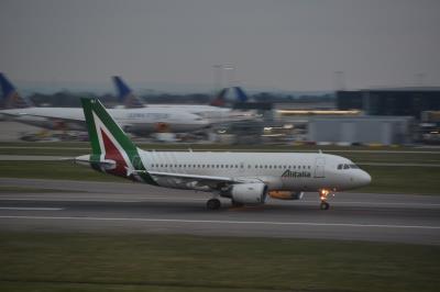 Image of aircraft registration EI-IMJ - A A319-112 operated by Alitalia