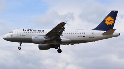 Image of aircraft registration D-AIBF - A A319-112 operated by Lufthansa