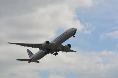 Image of aircraft registration N735AT - A 777-323(ER) operated by American Airlines