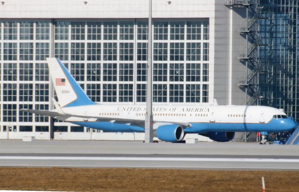 Photo of aircraft 99-0004 operated by United States Air Force