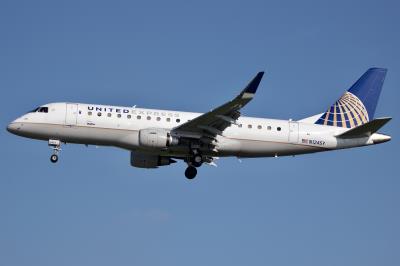 Photo of aircraft N124SY operated by United Express