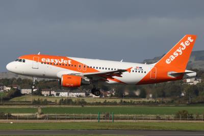 Photo of aircraft OE-LQA operated by easyJet Europe