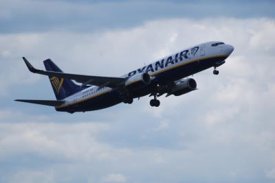 Photo of aircraft EI-EBY operated by Ryanair