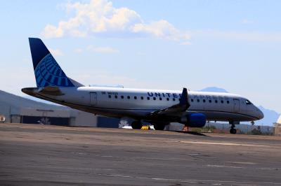 Photo of aircraft N611UX operated by United Express