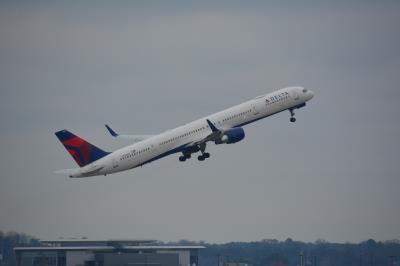 Photo of aircraft N593NW operated by Delta Air Lines