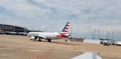 Photo of aircraft N976UY operated by American Airlines