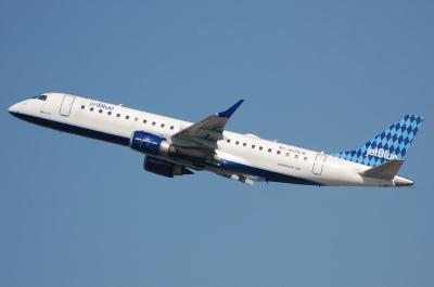 Photo of aircraft N228JB operated by JetBlue Airways