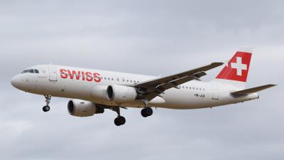 Image of aircraft registration HB-JLR - A A320-214 operated by Swiss