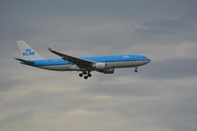 Photo of aircraft PH-AOE operated by KLM Royal Dutch Airlines