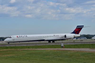 Photo of aircraft N945DN operated by Delta Air Lines