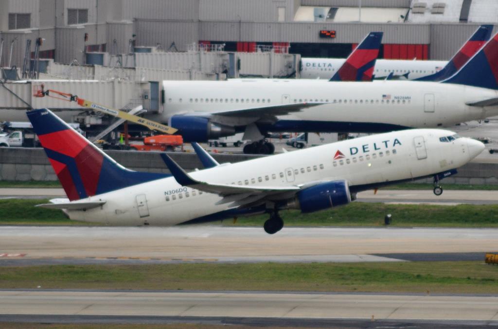 Photo of aircraft N306DQ operated by Delta Air Lines