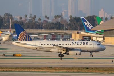Photo of aircraft N893UA operated by United Airlines