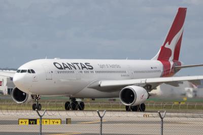 Photo of aircraft VH-EBP operated by Qantas
