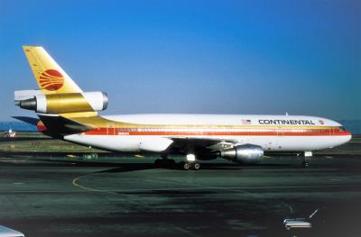 Photo of aircraft N68044 operated by Continental Air Lines