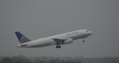 Image of aircraft registration N483UA - A A320-232 operated by United Airlines