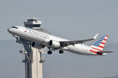 Photo of aircraft N423AN operated by American Airlines