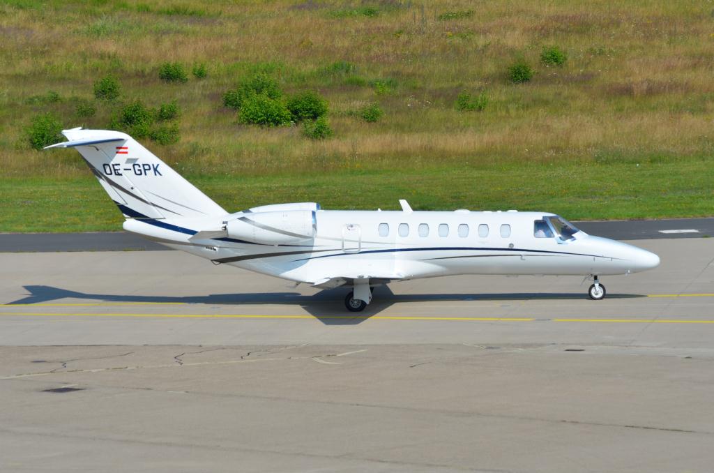 Photo of aircraft OE-GPK operated by Porsche Konstruktionen GmbH