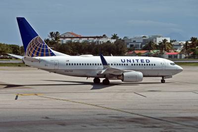 Photo of aircraft N16732 operated by United Airlines