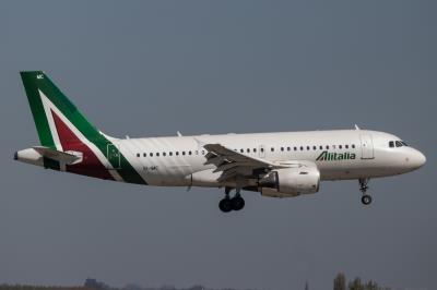 Photo of aircraft EI-IMC operated by Alitalia