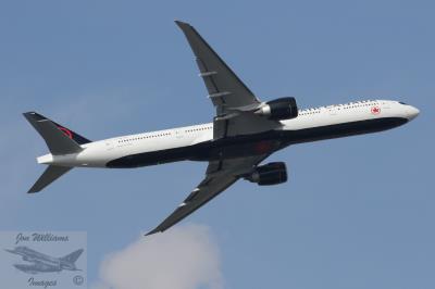 Image of aircraft registration C-FIVW - A 777-333(ER) operated by Air Canada