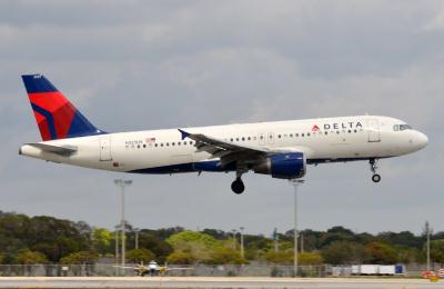 Image of aircraft registration N323US - A A320-211 operated by Delta Air Lines