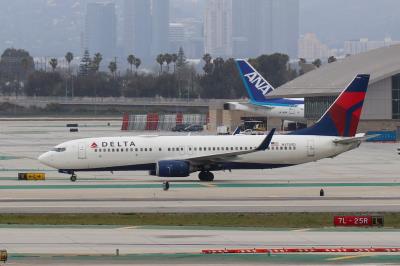 Image of aircraft registration N3750D - A 737-832(WL) operated by Delta Air Lines