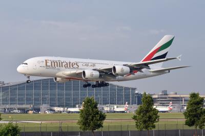 Photo of aircraft A6-EDM operated by Emirates