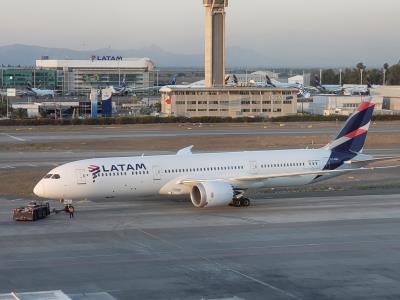 Image of aircraft registration CC-BGL - A 787-9 Dreamliner operated by LATAM Airlines Chile