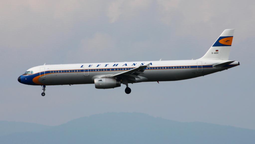 Photo of aircraft D-AIDV operated by Lufthansa