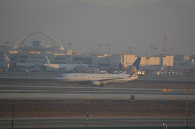 Photo of aircraft N25201 operated by United Airlines