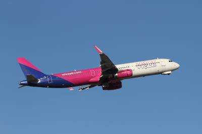 Photo of aircraft HA-LXR operated by Wizz Air