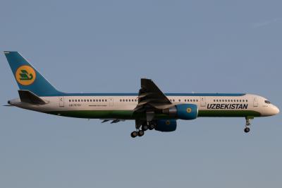 Photo of aircraft UK75701 operated by Uzbekistan Airways