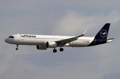 Photo of aircraft D-AIEF operated by Lufthansa