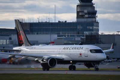 Photo of aircraft C-GUPL operated by Air Canada