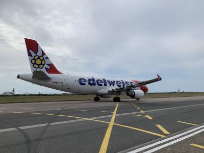 Photo of aircraft HB-IJU operated by Edelweiss Air