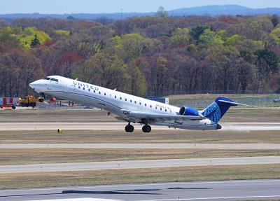 Photo of aircraft N535GJ operated by United Express
