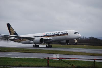 Photo of aircraft 9V-SMG operated by Singapore Airlines