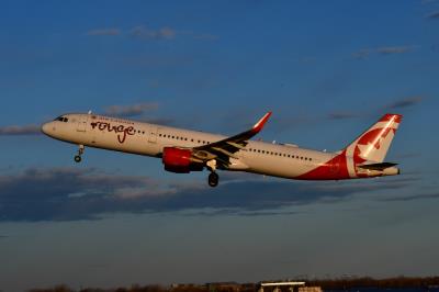 Photo of aircraft C-GHQG operated by Air Canada Rouge