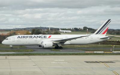 Photo of aircraft F-HRBH operated by Air France