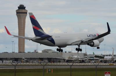 Photo of aircraft N566LA operated by LATAM Cargo Chile