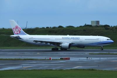 Photo of aircraft B-18310 operated by China Airlines