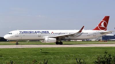 Photo of aircraft TC-JTI operated by Turkish Airlines