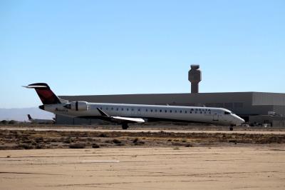 Photo of aircraft N549CA operated by SkyWest Airlines