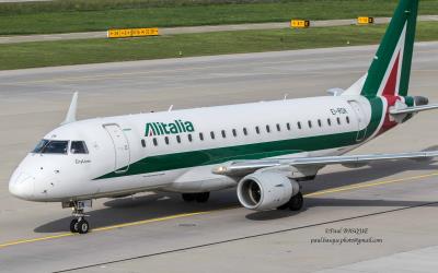 Photo of aircraft EI-RDK operated by Alitalia