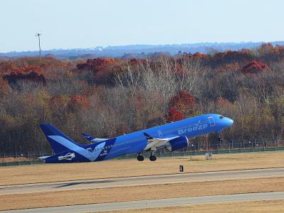 Photo of aircraft N225BZ operated by Breeze Airways