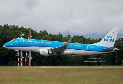 Image of aircraft registration PH-EXT - A ERJ-175STD (ERJ-170-200) operated by KLM Cityhopper