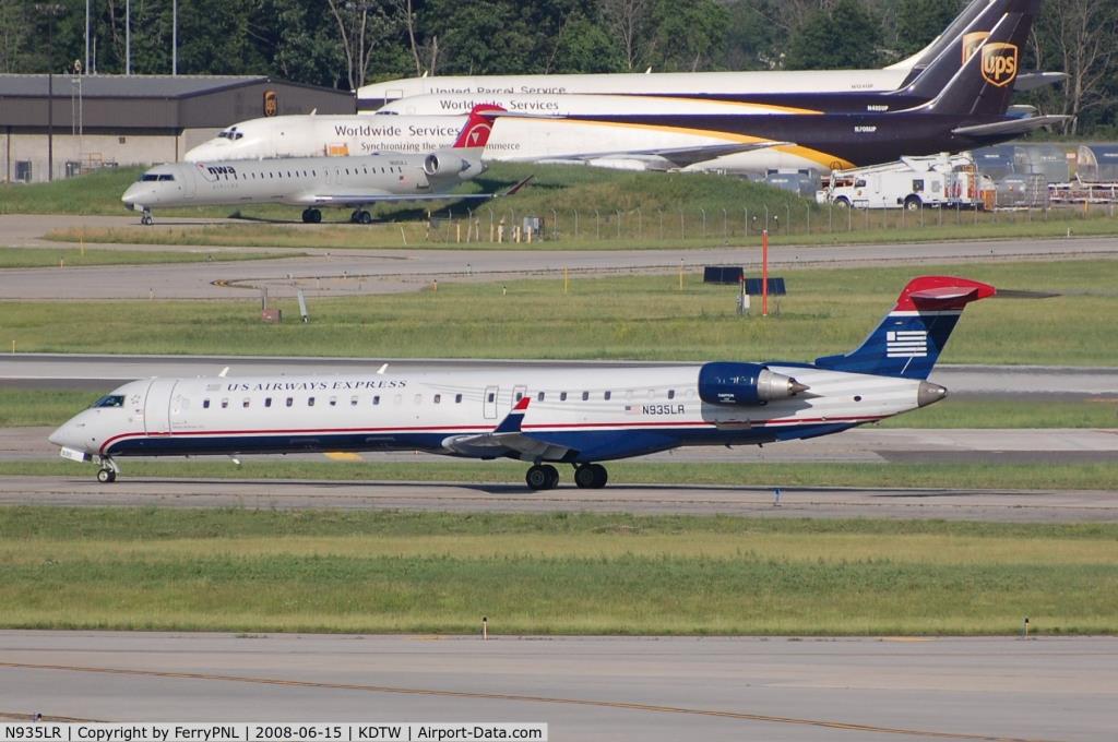 Photo of aircraft N935LR operated by Mesa Airlines