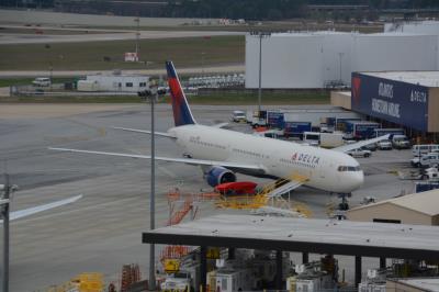 Image of aircraft registration N826MH - A 767-432(ER) operated by Delta Air Lines