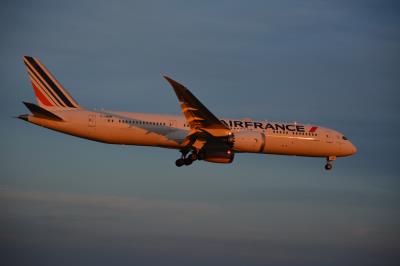 Photo of aircraft F-HRBF operated by Air France